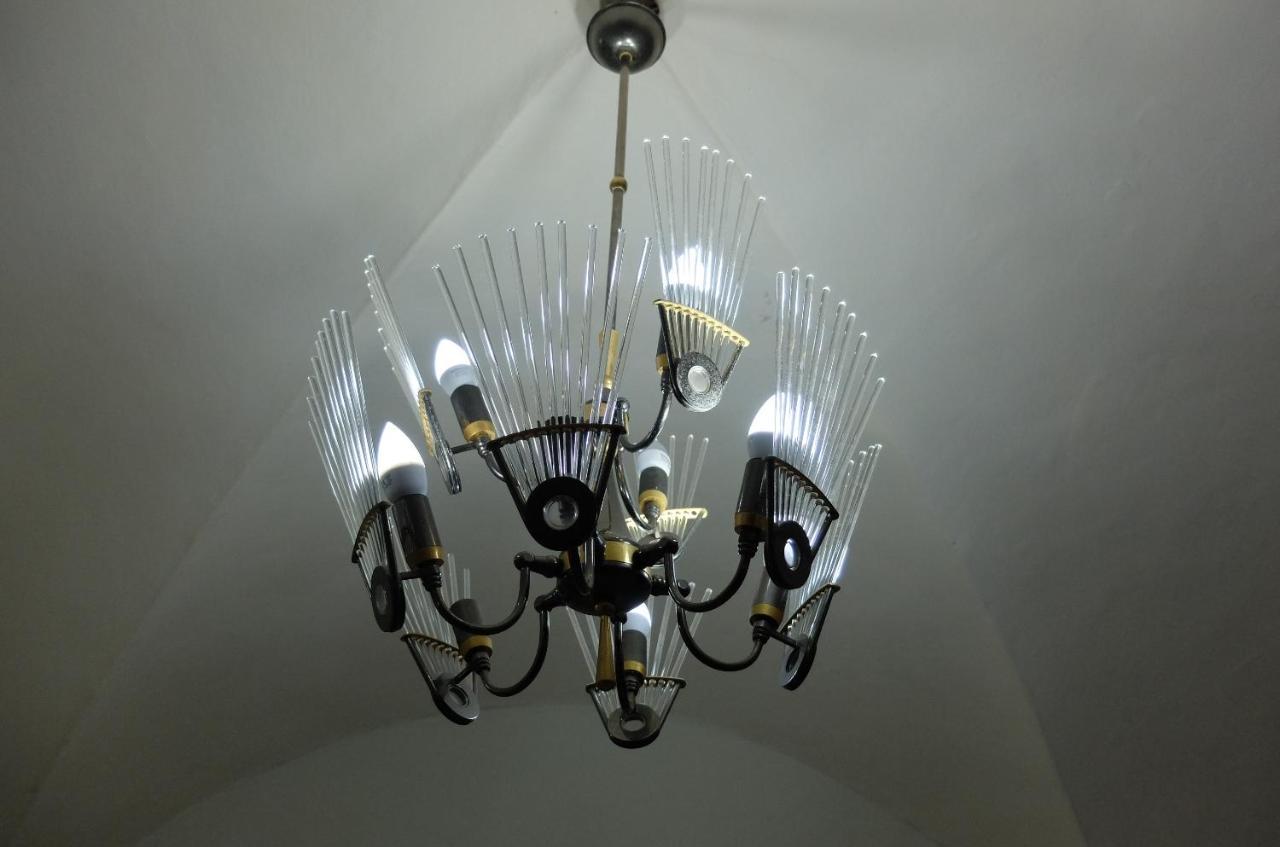 Apartment 275
